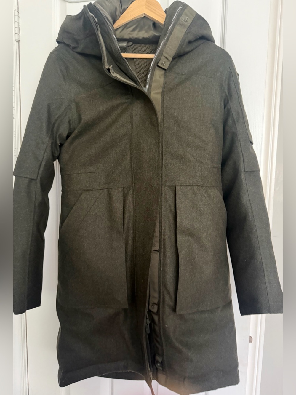 lululemon Winter Warrior Parka Wool 
Heathered  Dark Olive Size 4